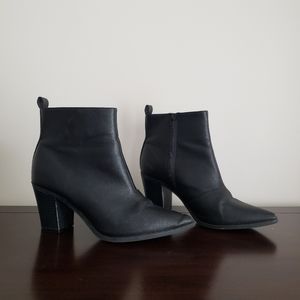 Grunge Point Toe Boots